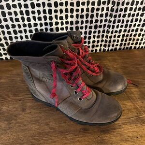 Sorel Brown Boots with Red Accents